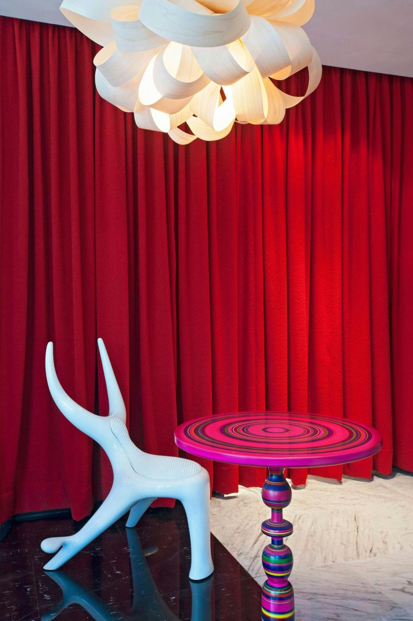 W Hotel 5*