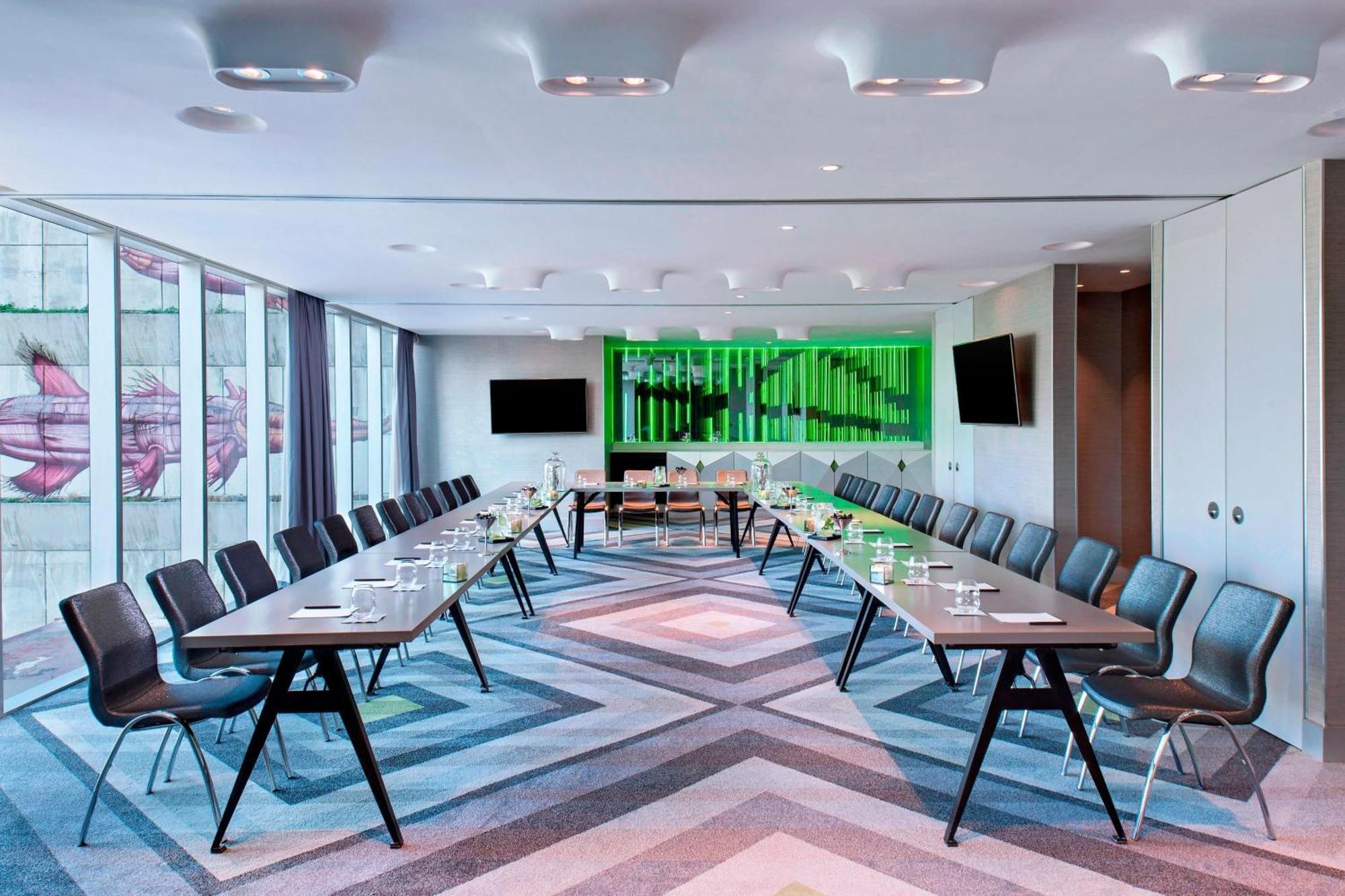 W Hotel 5*