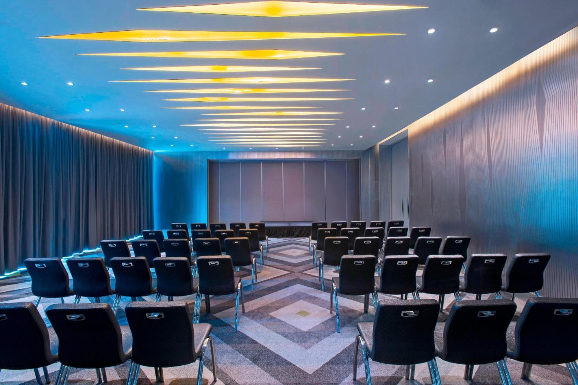 W Hotel 5*
