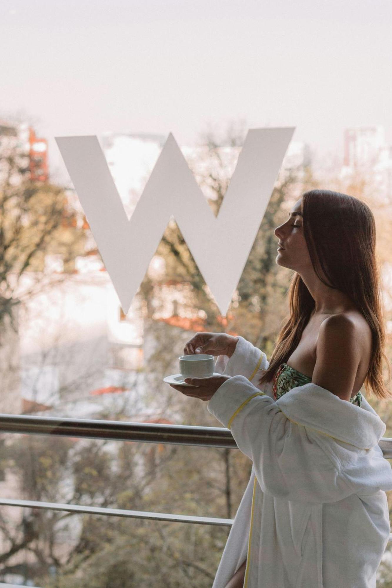 W Hotel 5*