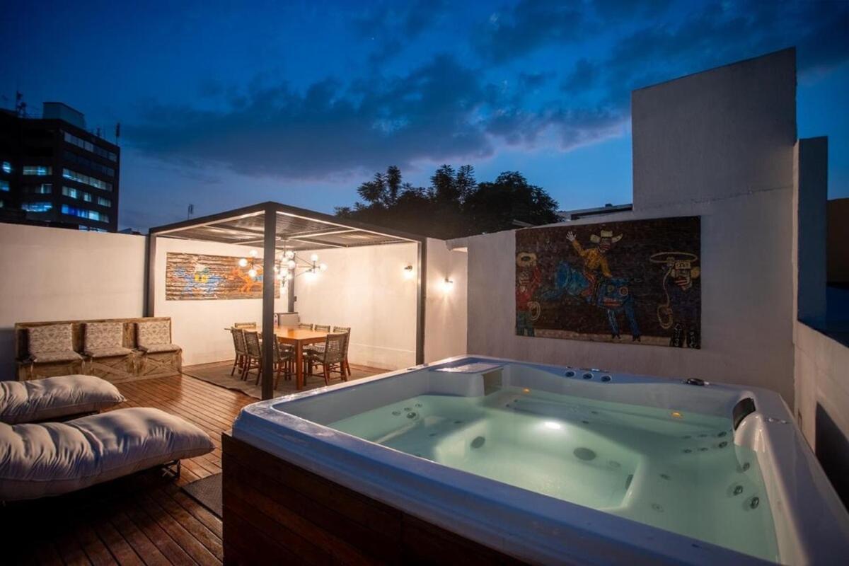 Сasa de vacaciones Luxury House With Terraces And Jacuzzi