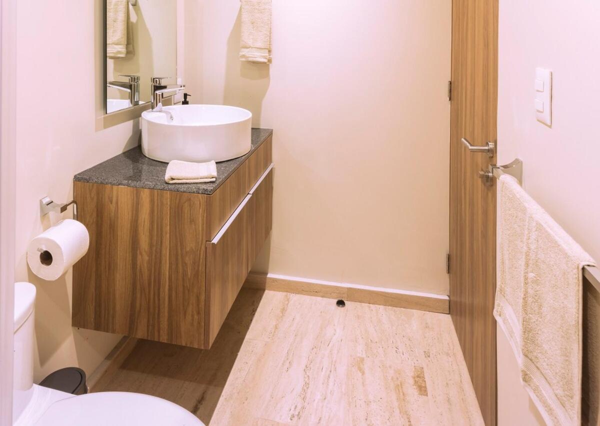 Junto A Embajada De Usa! Apartamento