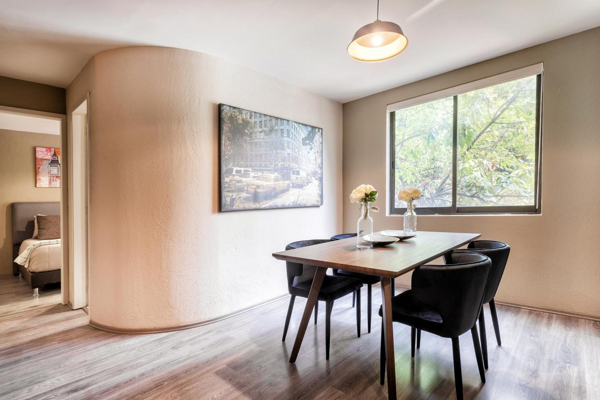 Bright & Stylish In Roma Condesa Sleeps 7 Apartment