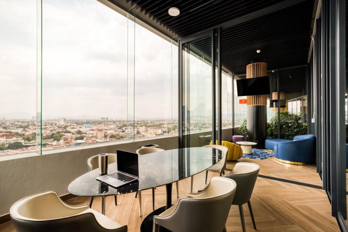 With Extraordinary View Apartment