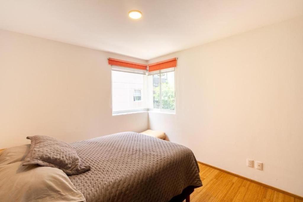 Adam's With High-speed Internet Near Polanco *