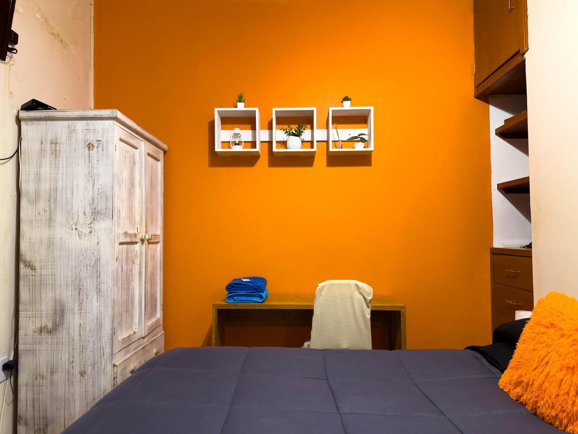 Excellent Location Wide House 5 Bedroom Roma Sur Сasa de vacaciones