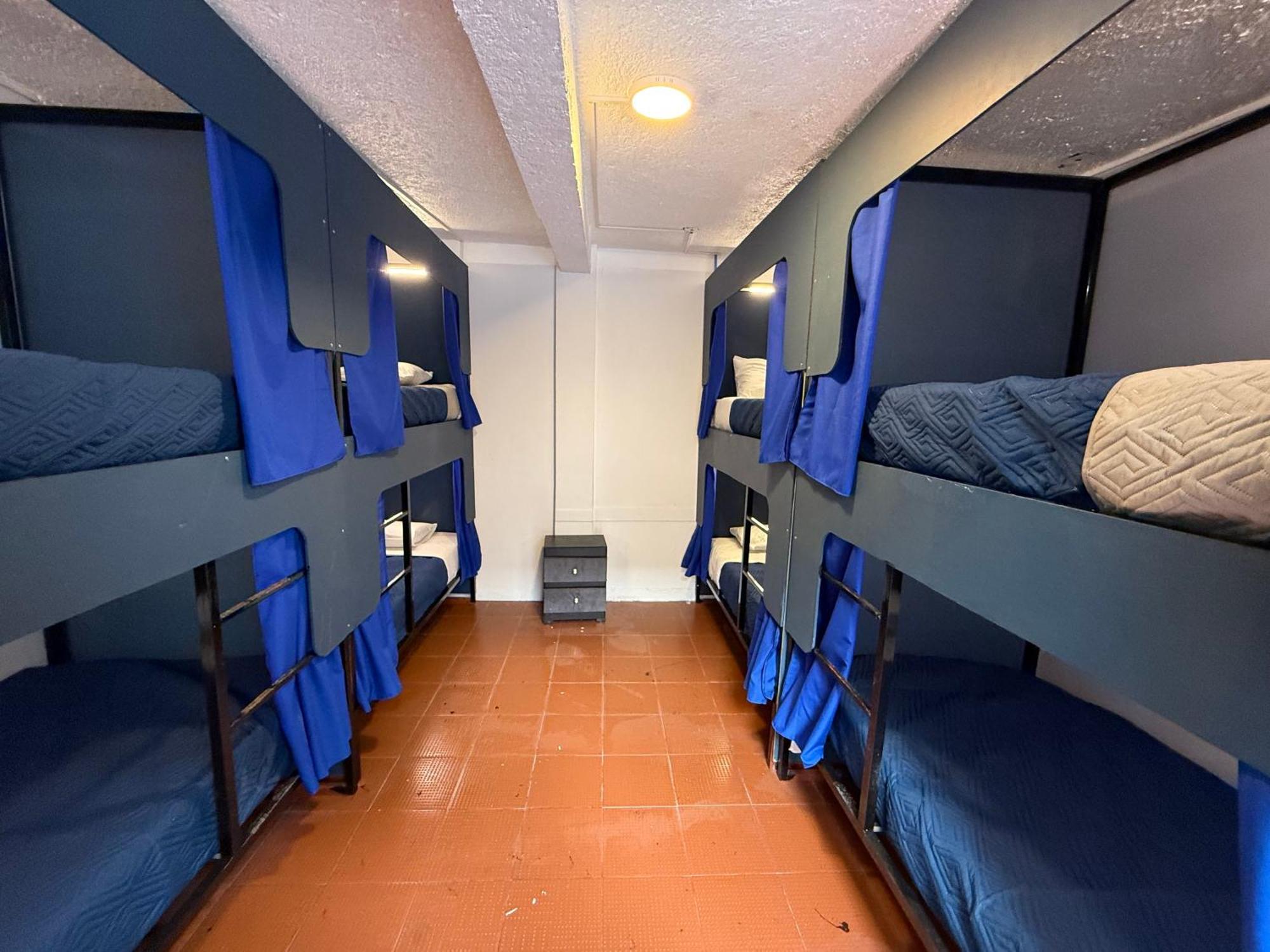 Albergue Roomies Reforma - La Diana Cidade do México