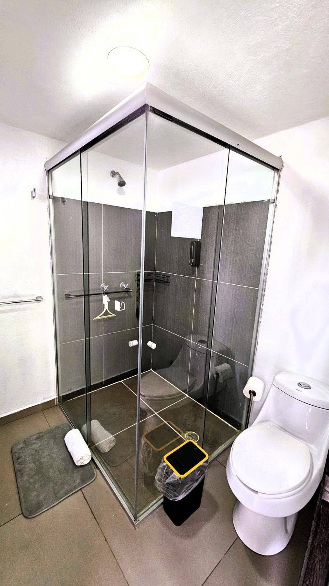 S06 Premium Frente Al Tec Cem Con Cocineta Wifi Balcon Parking Terraza Apartment *