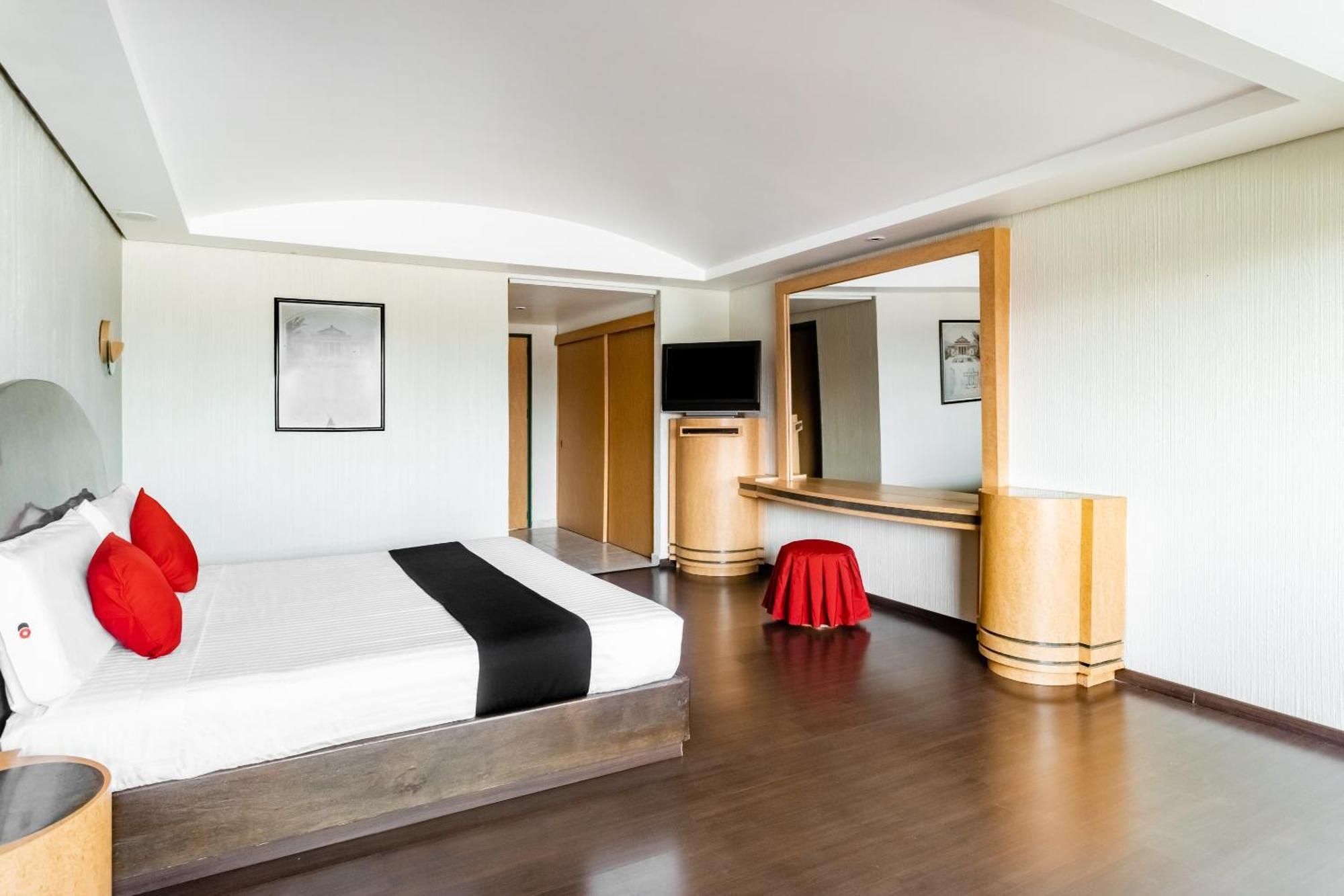 Capital O Andrade, Mexico 5*