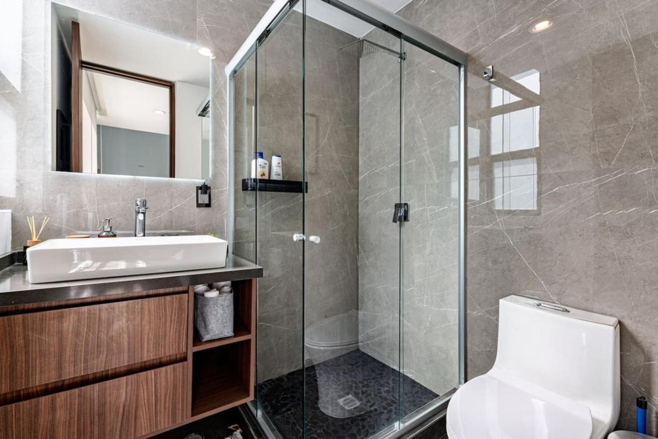 Stylish 2 Oasis With Private Balconies Apartamento