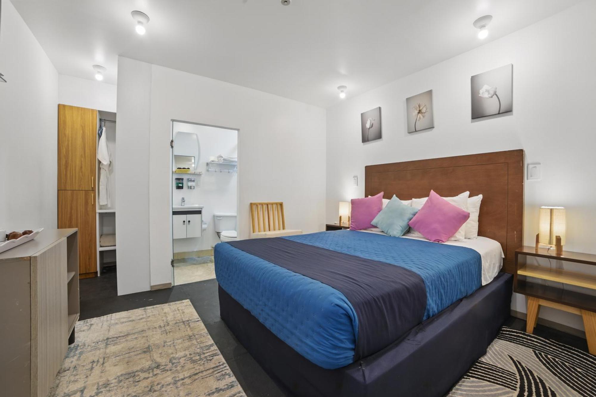 Emma Hotel *