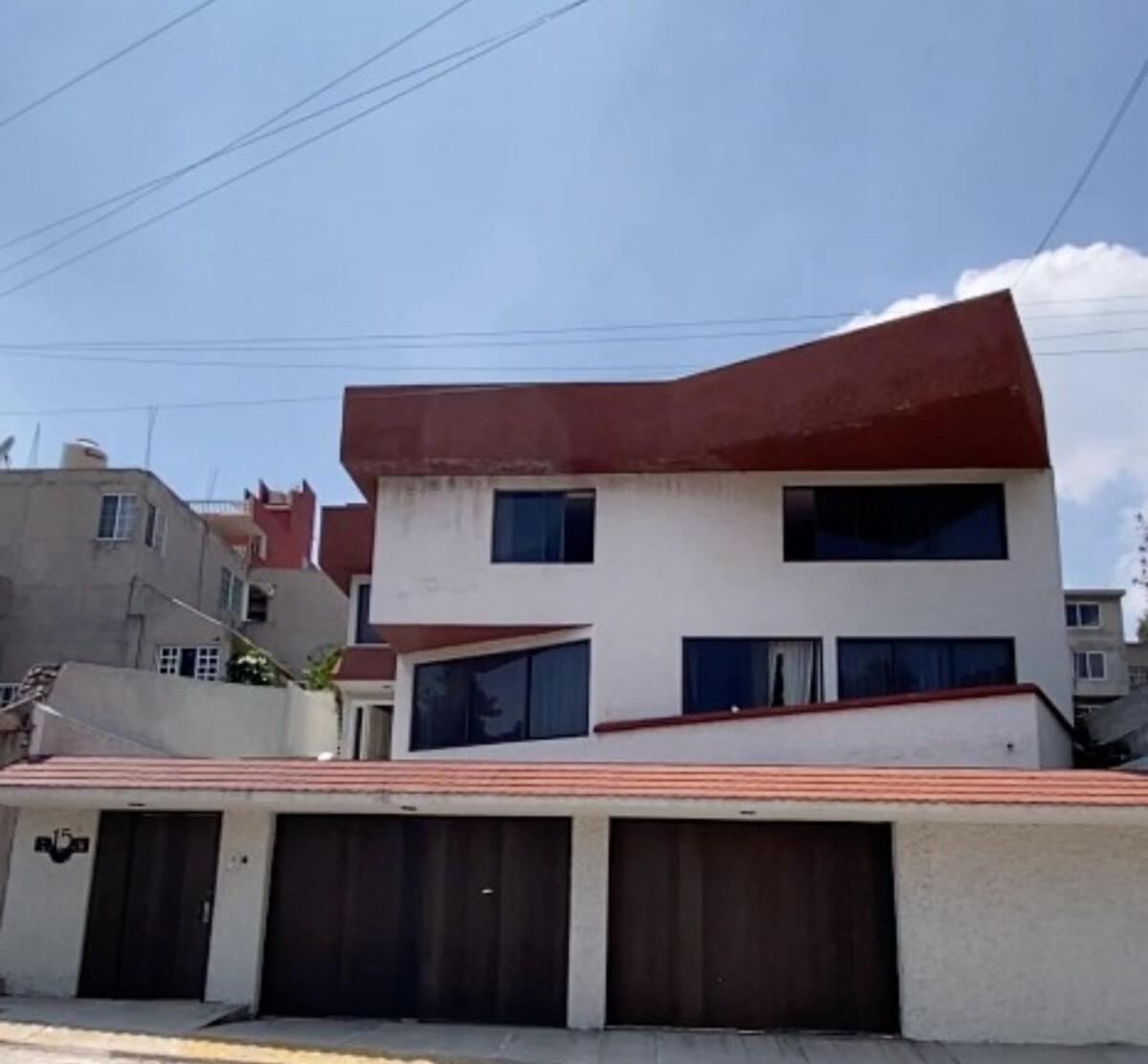House In Golf Club, An Oasis Near The