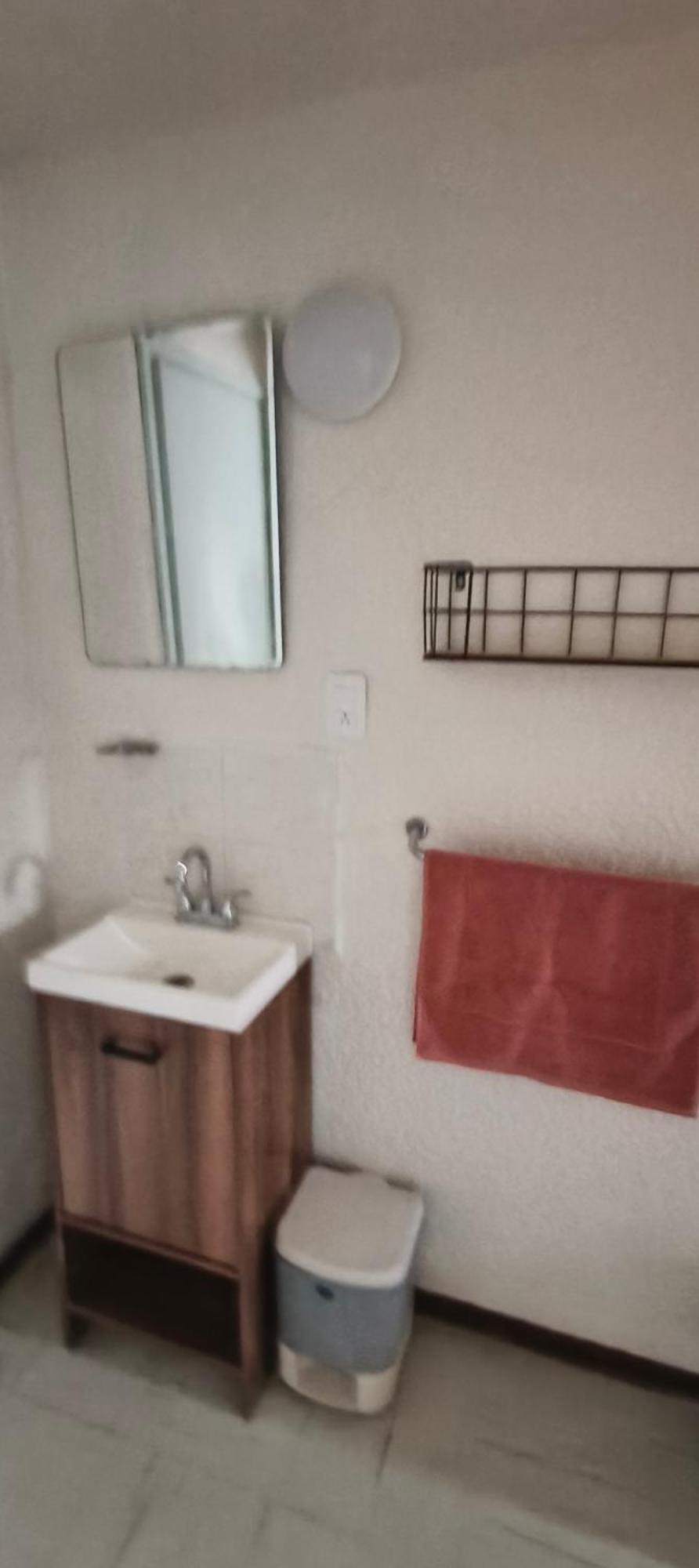 Casa Con Dos Habitaciones, Cocina Equipada Y Servicios De Streaming *