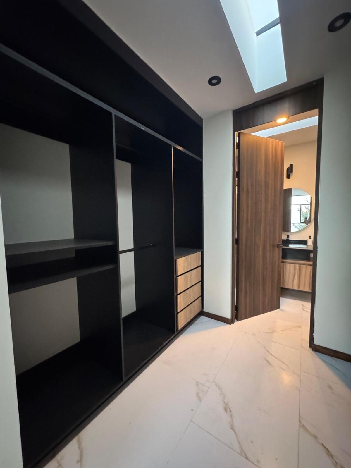 Apartamento Large House In An Exclusive Area