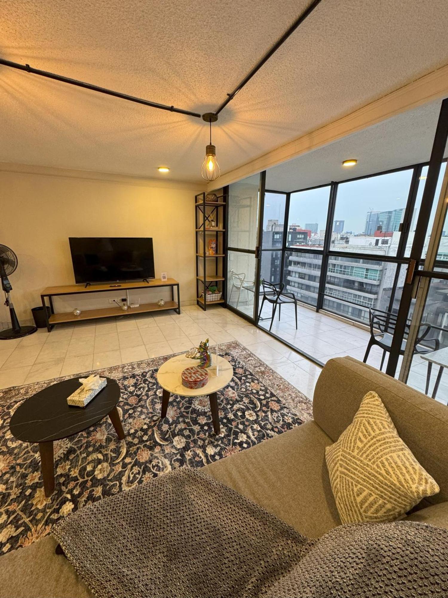 Holiday home Posh Polanco Tvs And Desks In Each *