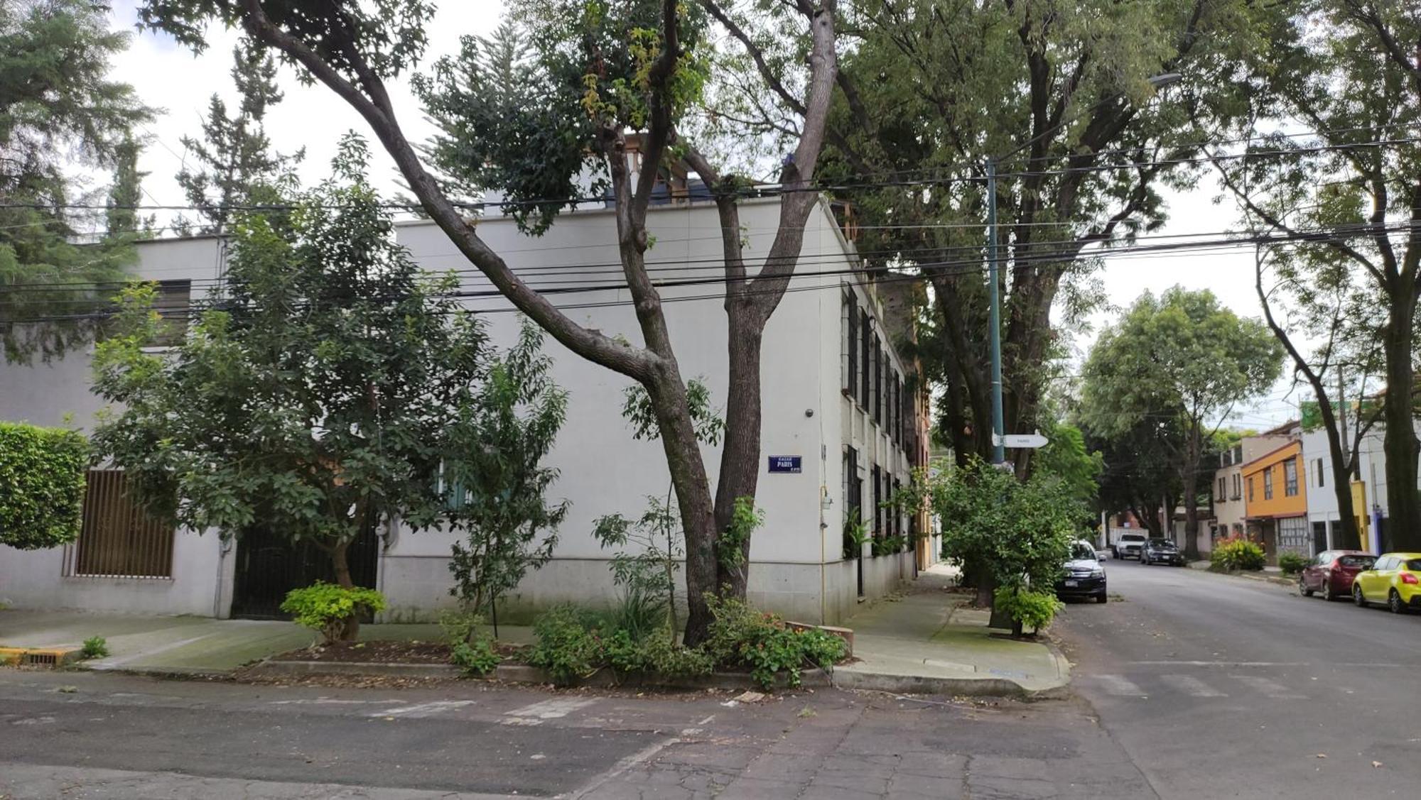 Pequena Paris Coyoacan, Privada Wifi * México DF