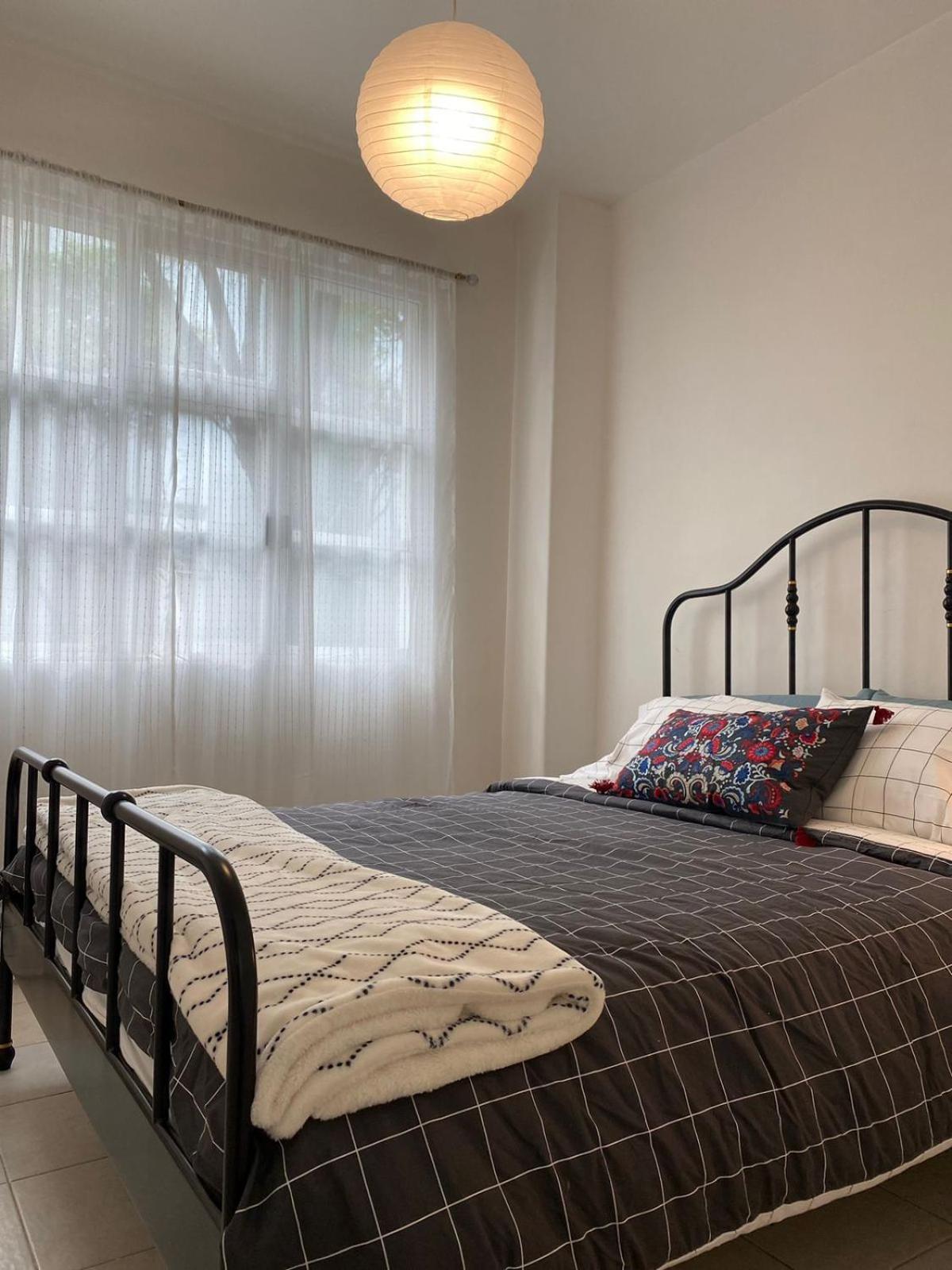 Comfortable One Bedroom 10 Minutes Away From Center Apartamento