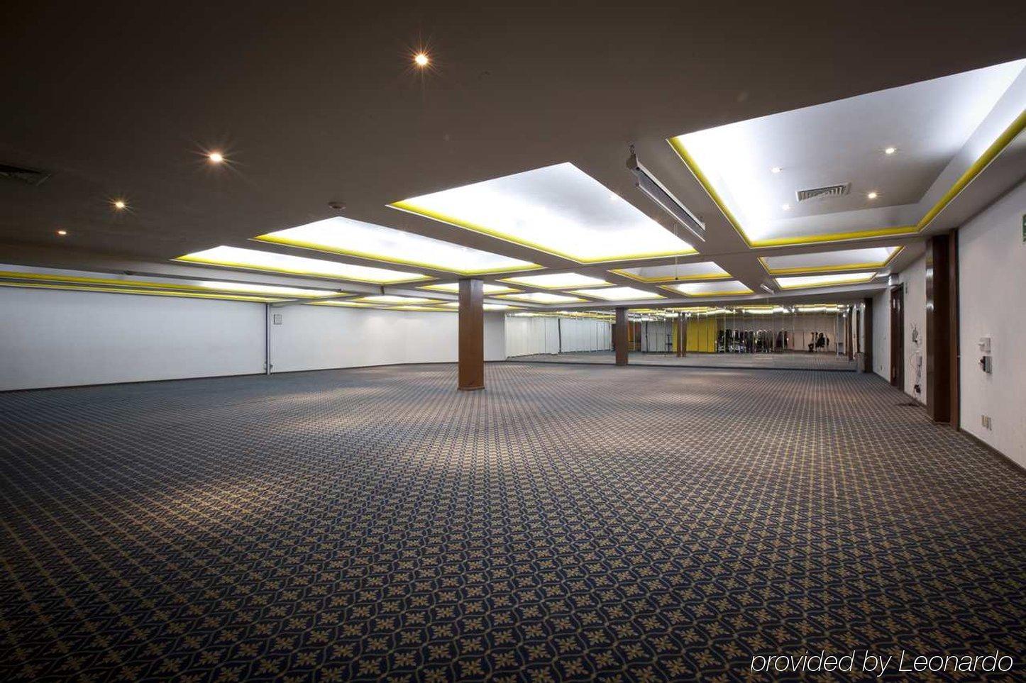 Krystal Urban Aeropuerto Ciudad De 4*