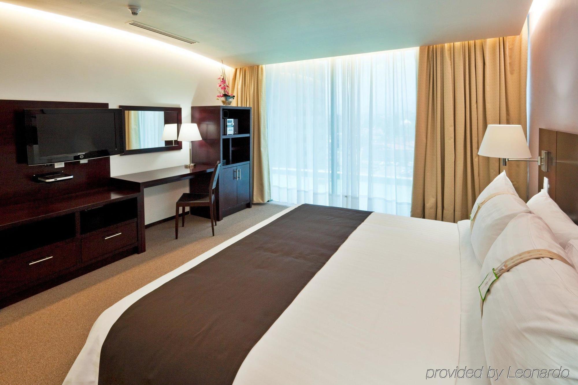 Hotel&suites Medica Sur, An Ihg 4*
