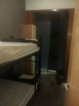 Capsule Hostal *