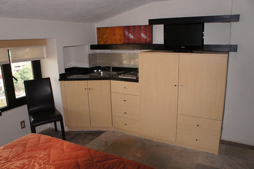 Aztic And Executive Hotel 4*