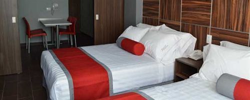 Hotel Block 4*