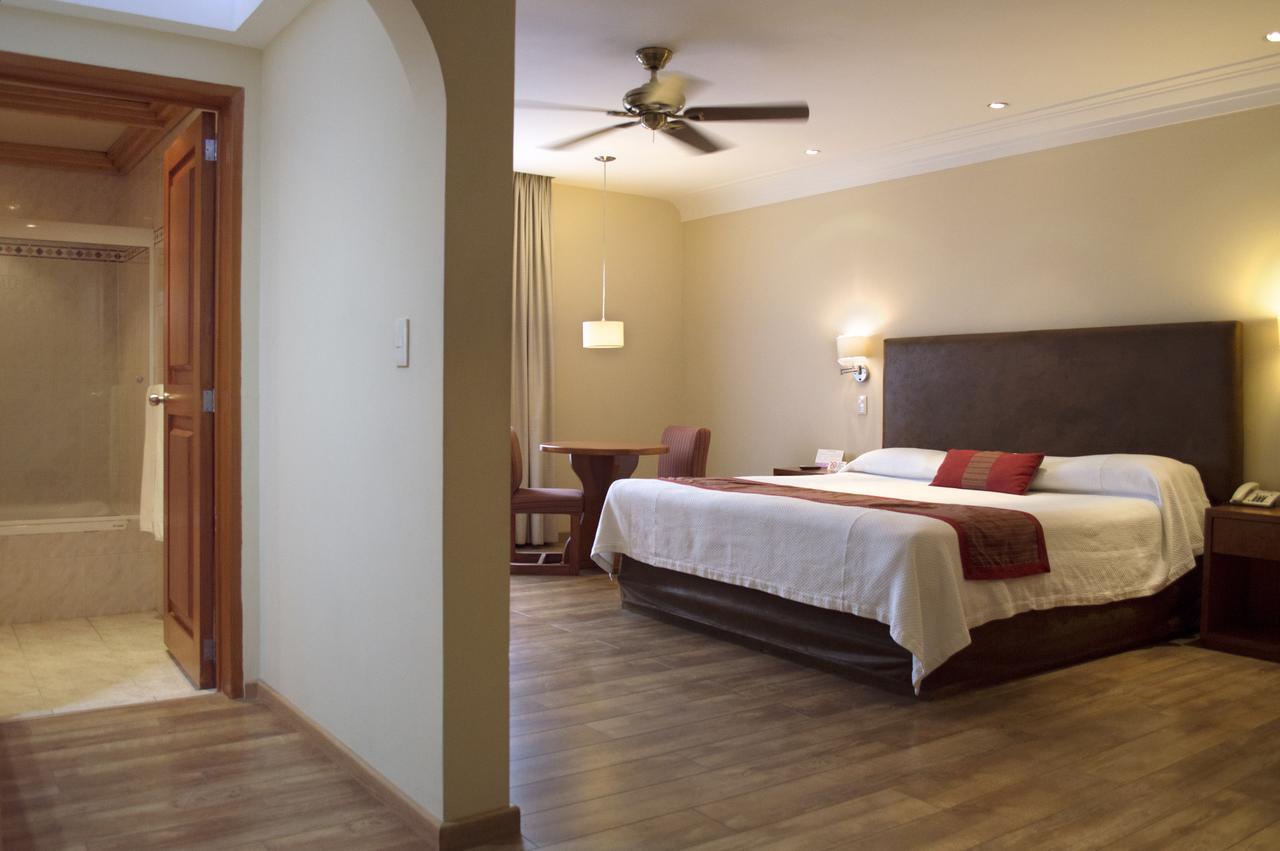 Gillow Hotel