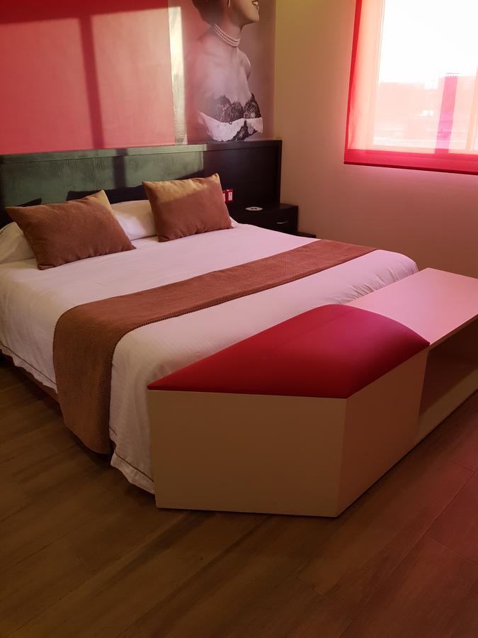 Hollywood 4*