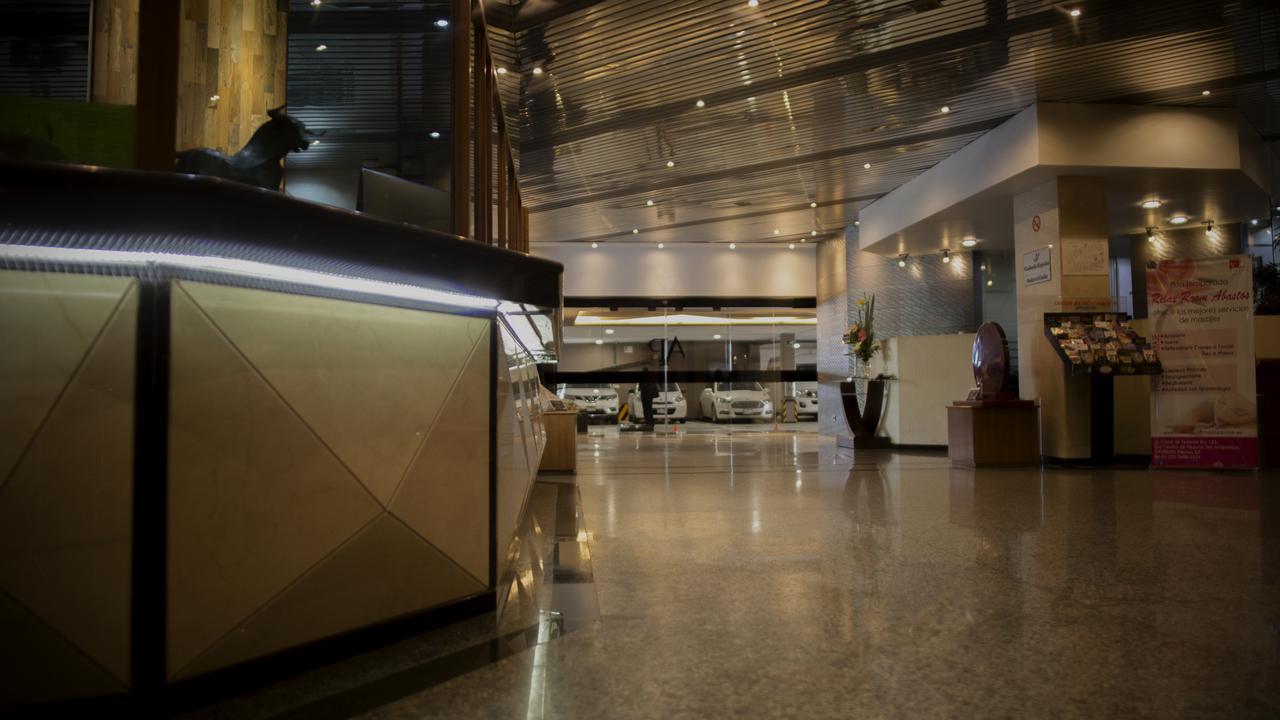 Abastos Plaza 4* México DF