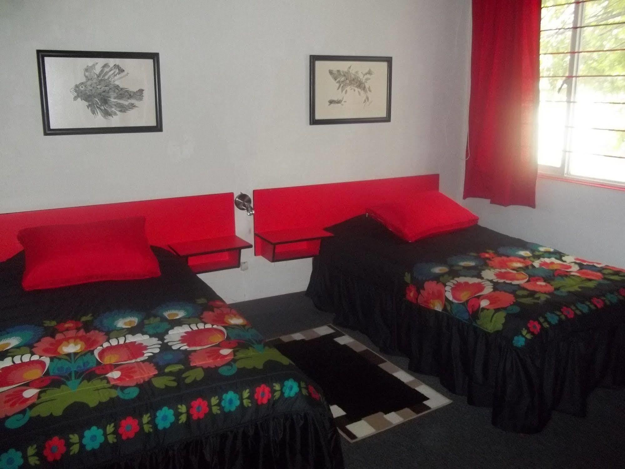 Hostal La Encantada *