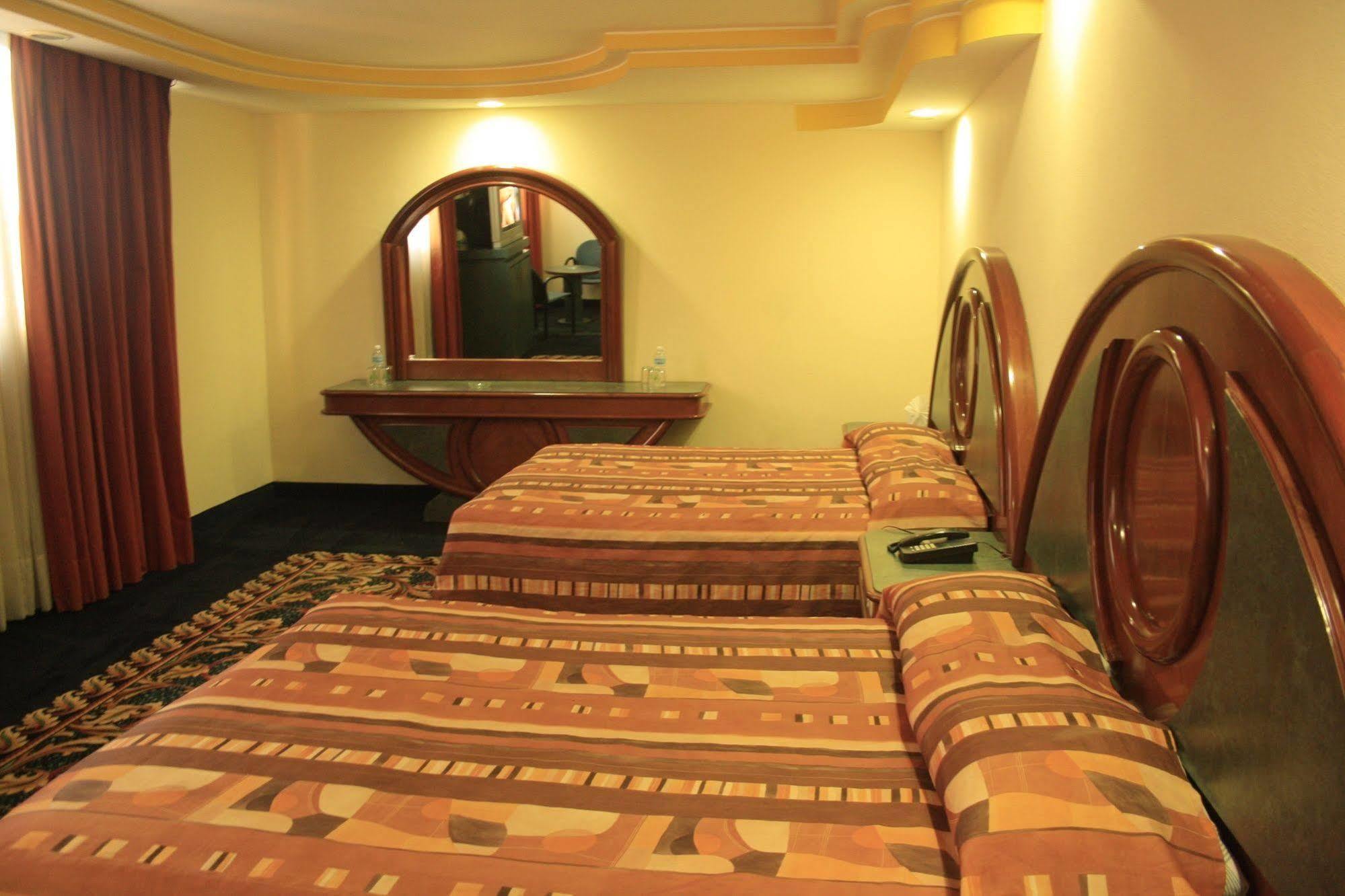 El Senador Hotel 3*
