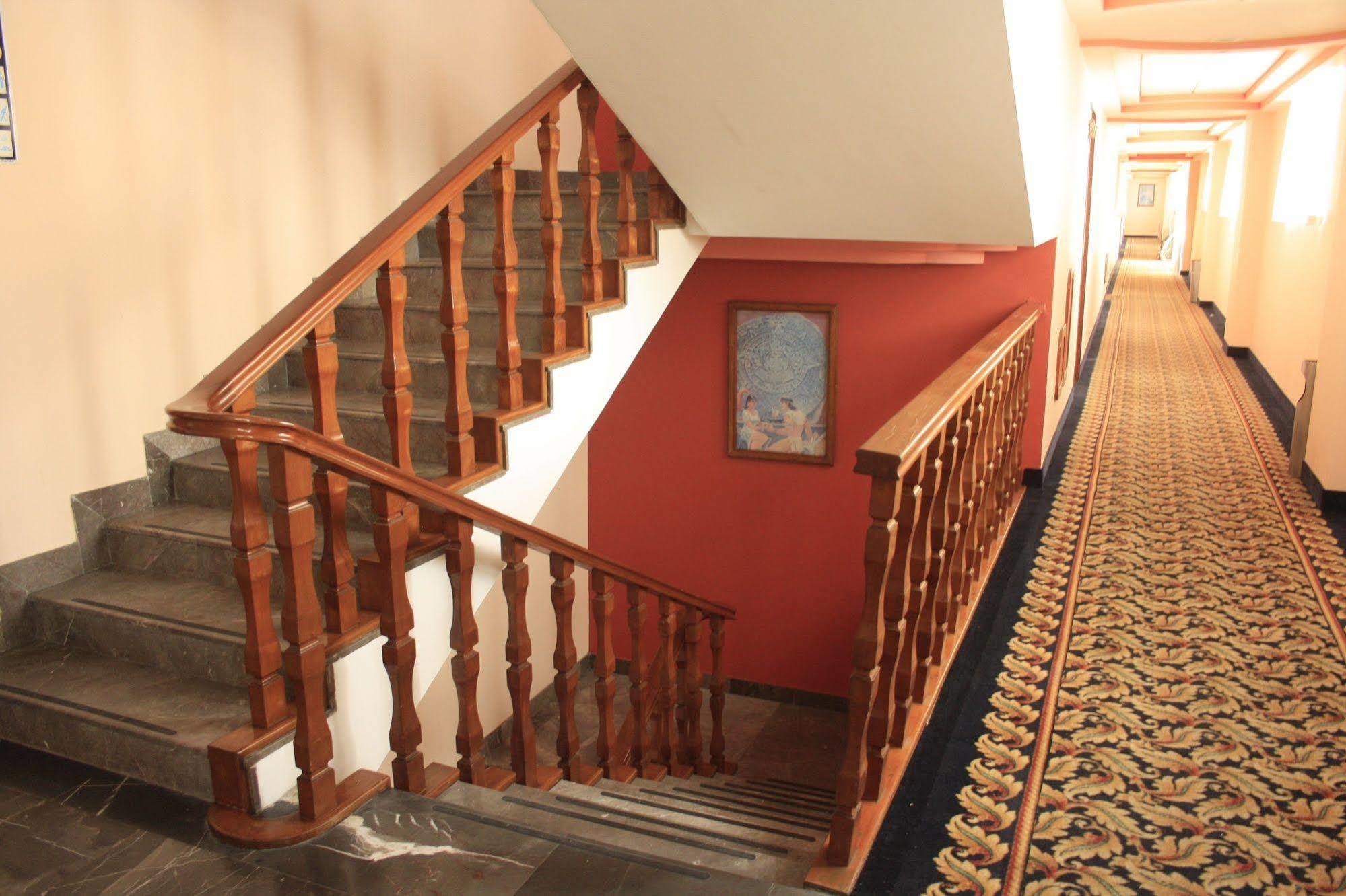 El Senador Hotel