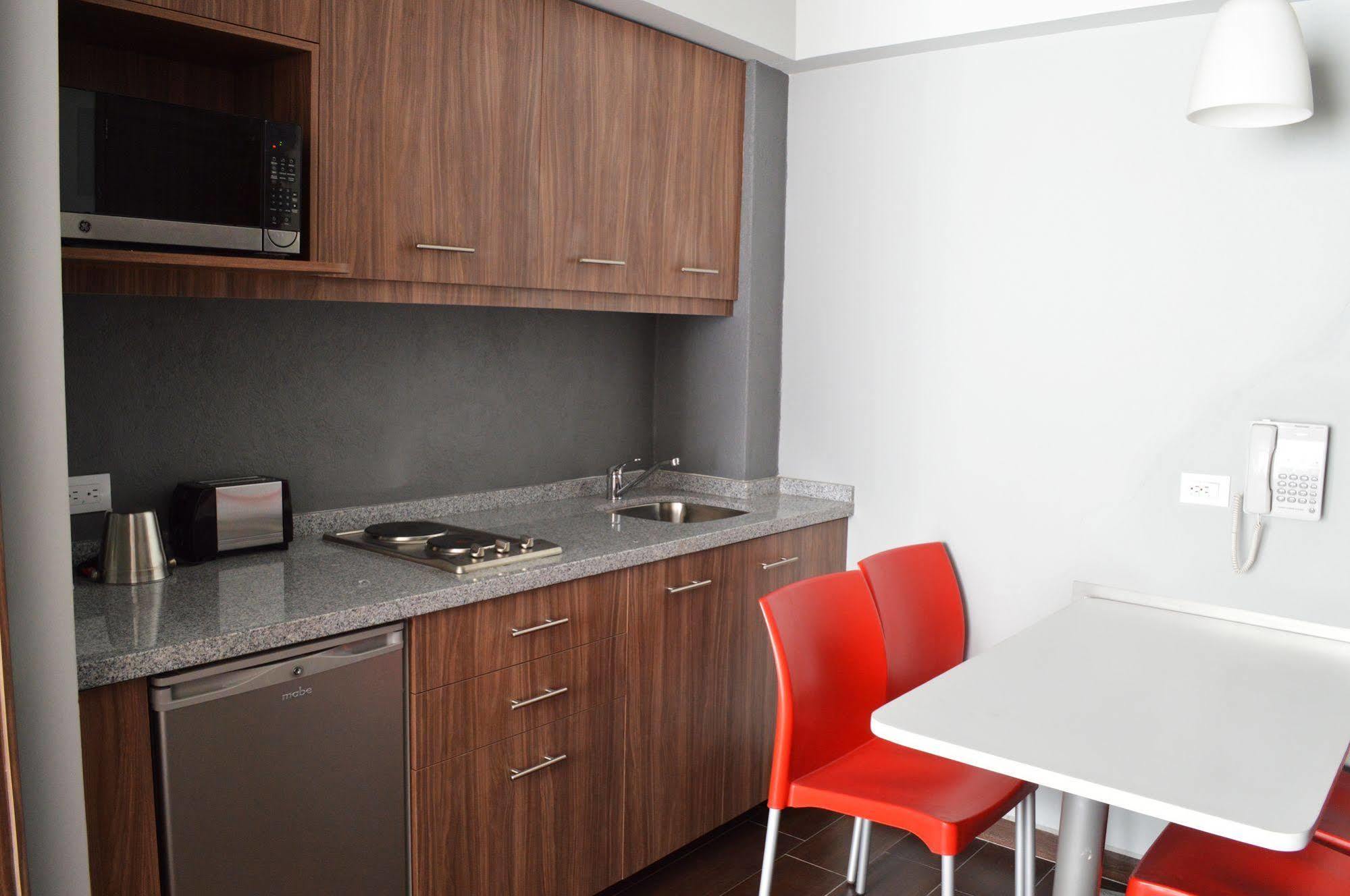 Block Hotel 4*