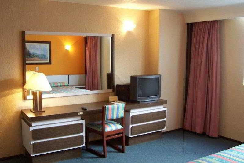 Hotel Segovia Regency