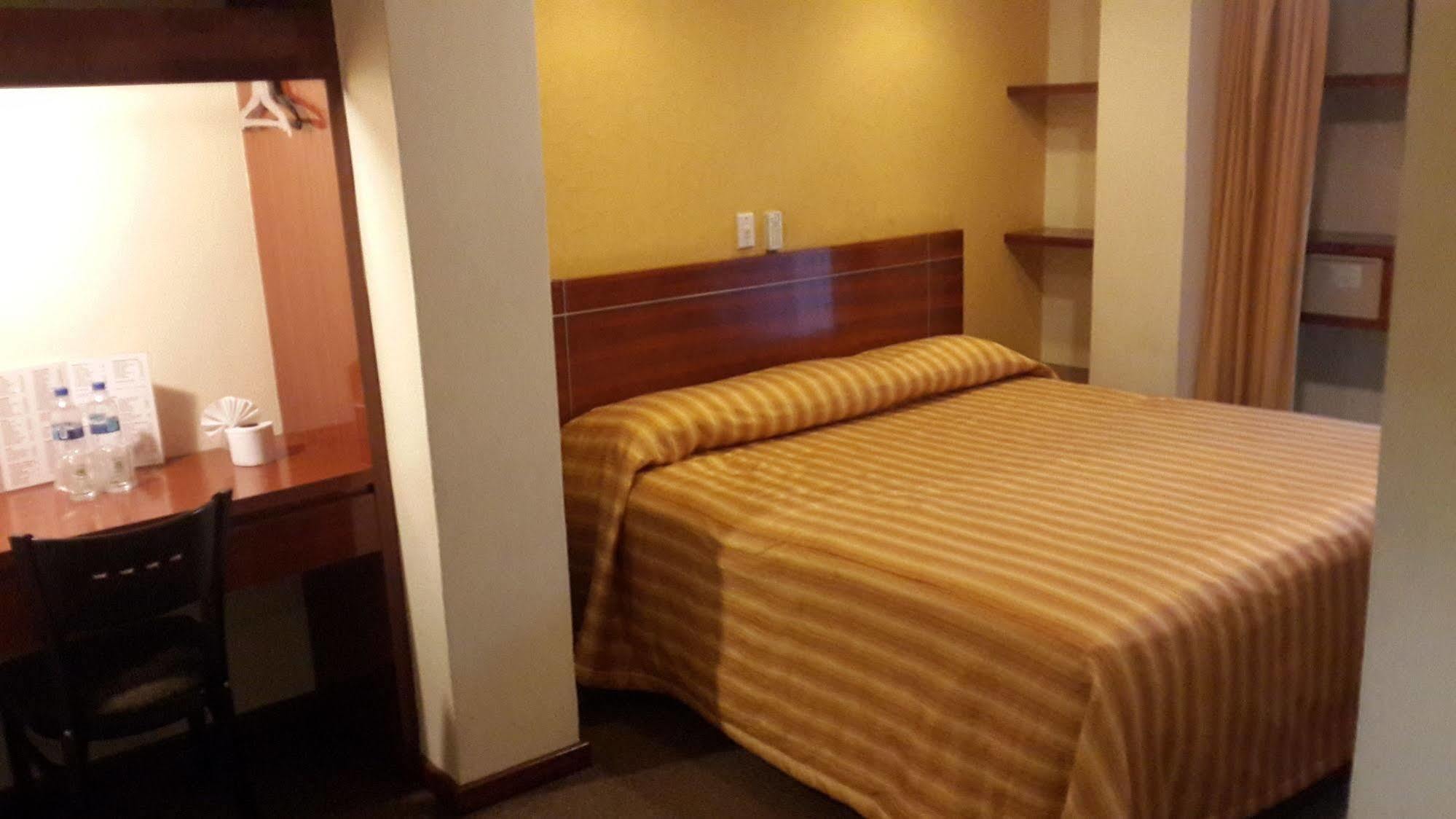 Roble Hotel