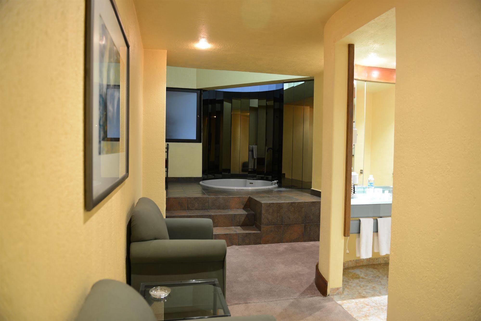 Hotel Express By Marriott Ciudad De Tlalpan 4*