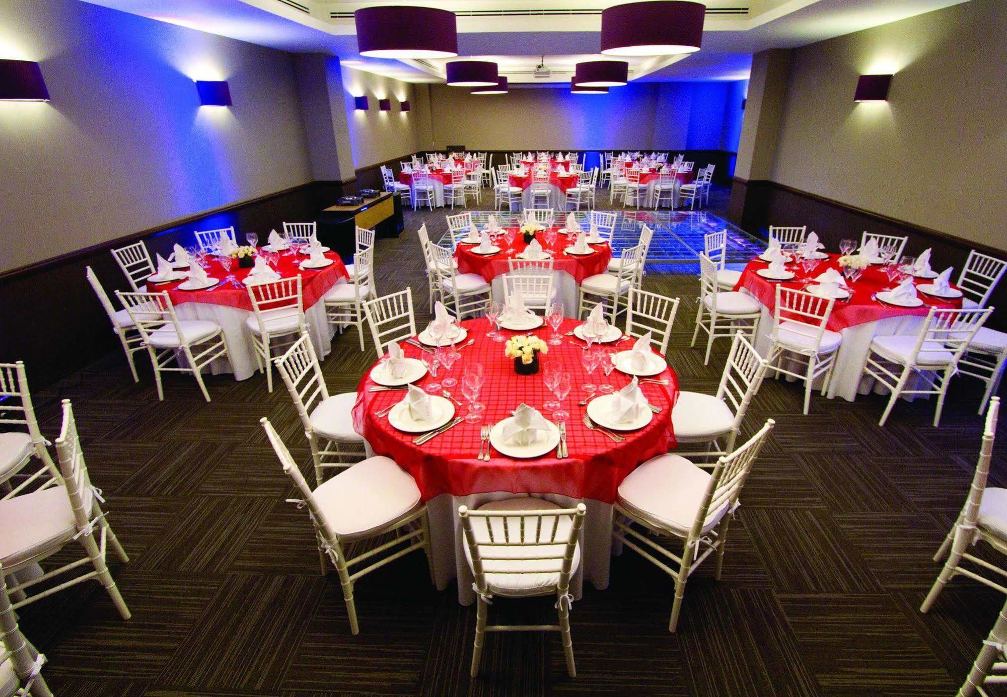 Courtyard By Marriott Mexico Airport