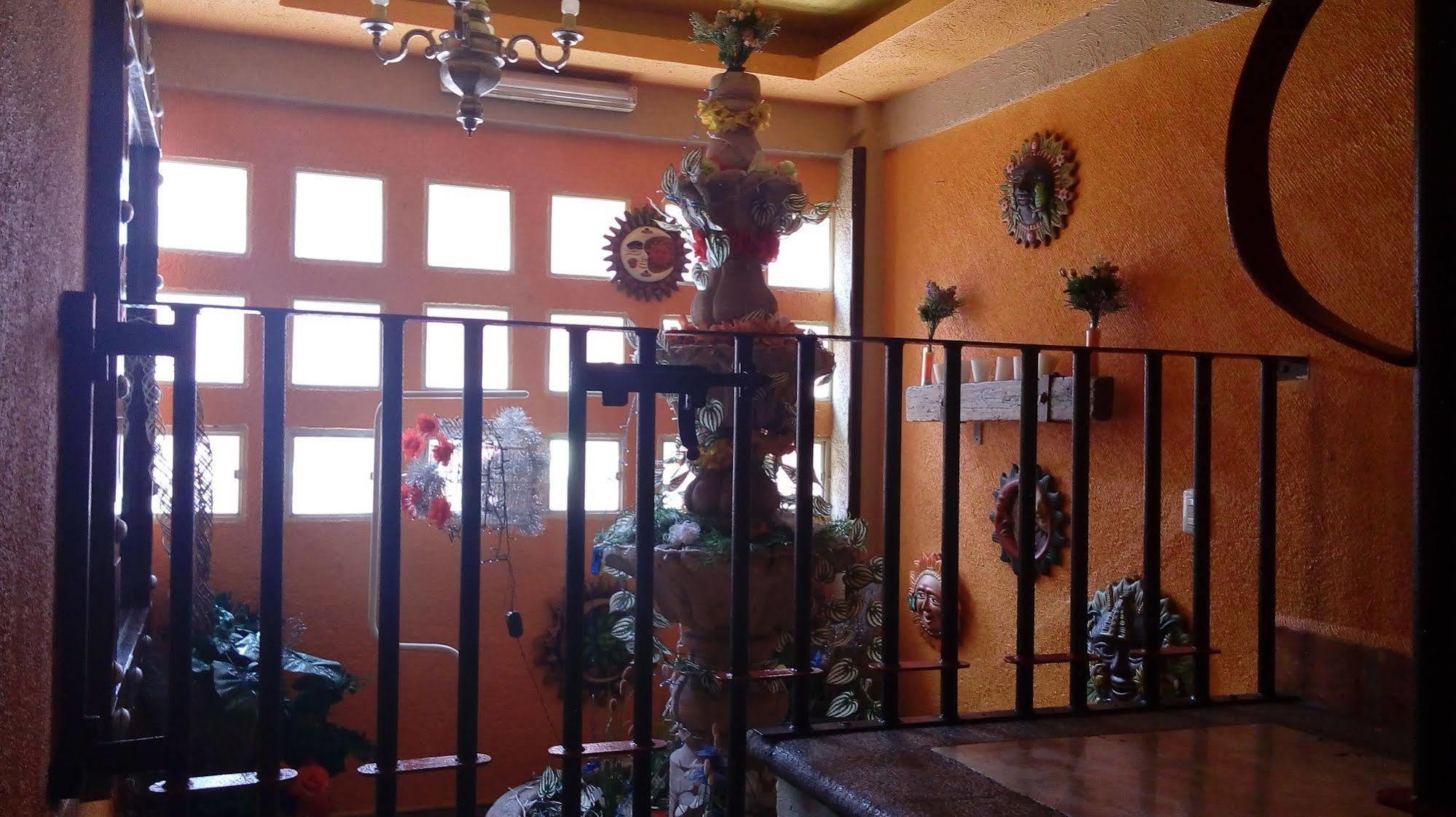 Hotel Real Azteca