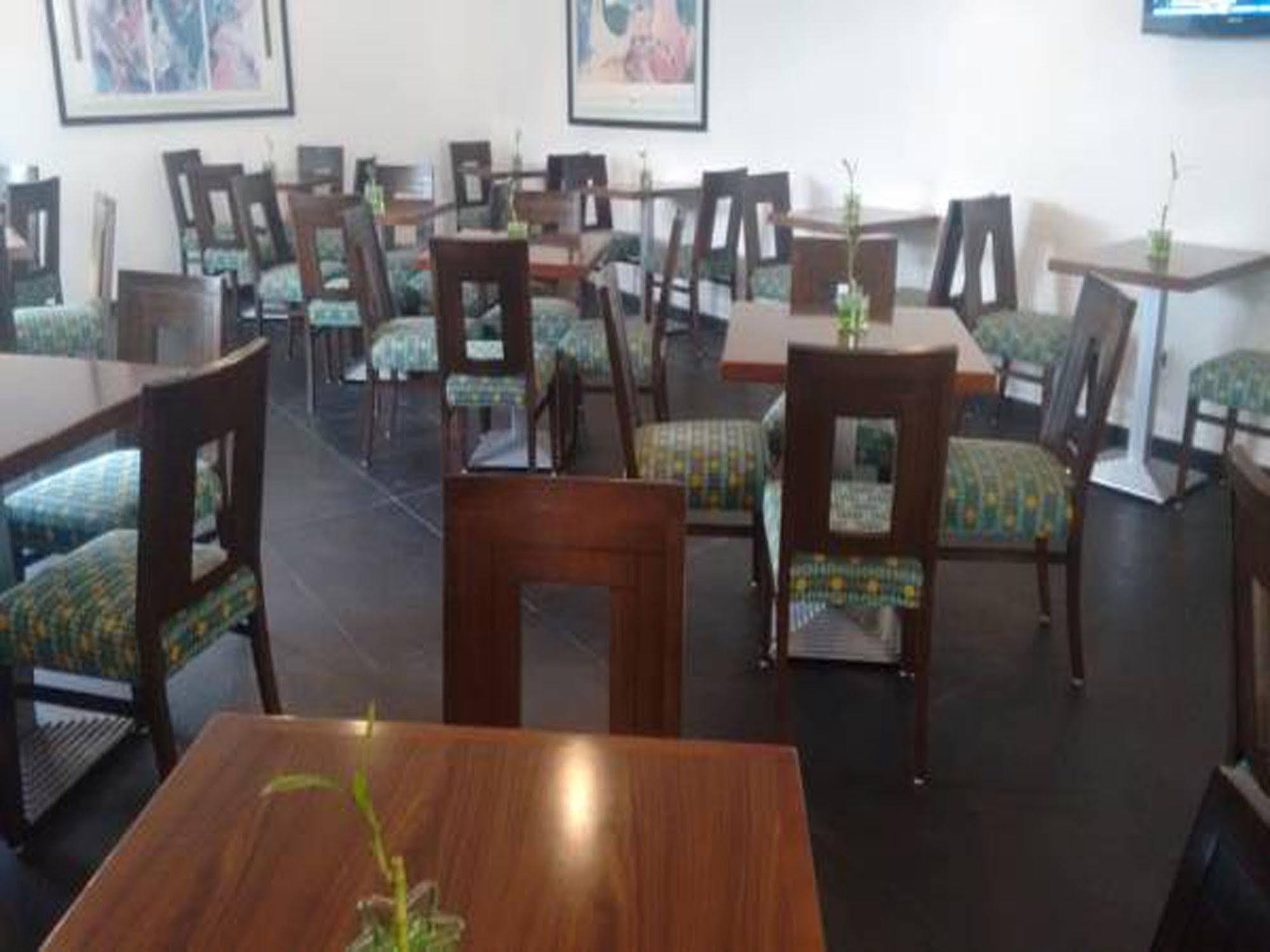 Hotel Atenas Plaza 4*