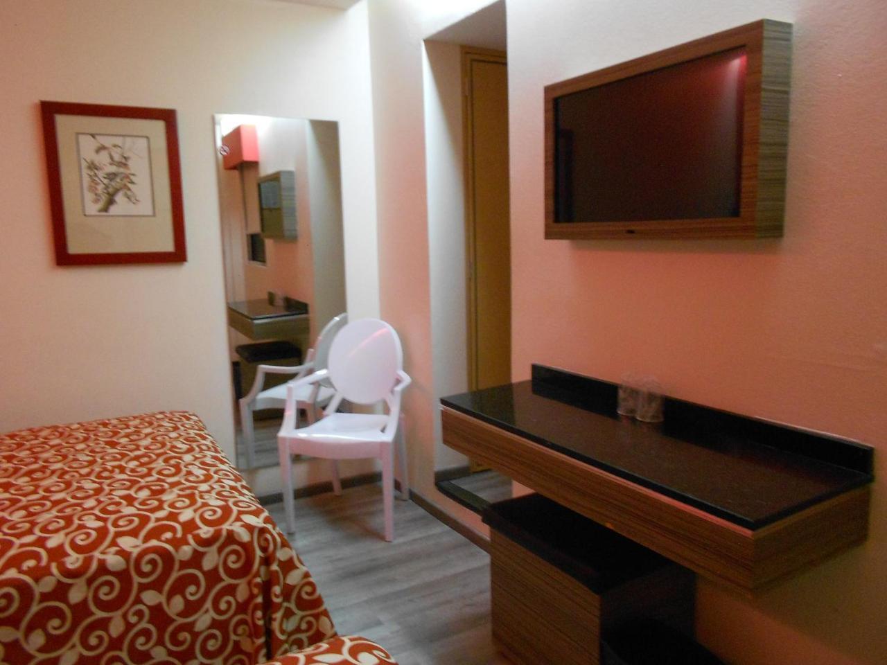 Dharma Hotel 2*