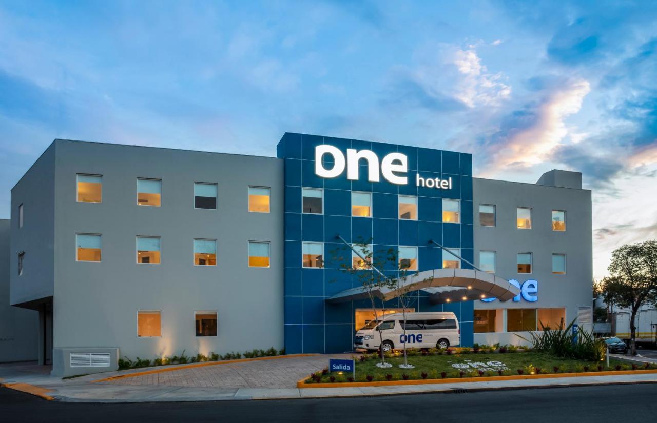 One Ciudad De La Raza Hotel 3*