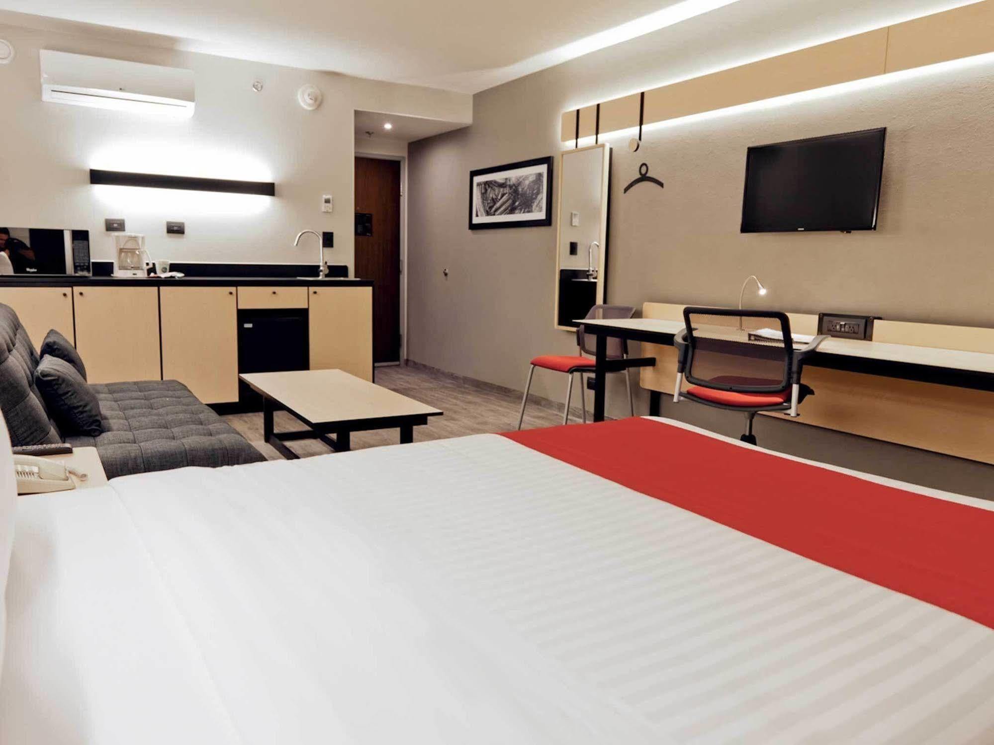 Hotel Express By Marriott Ciudad De Mexico Mundo E 3*