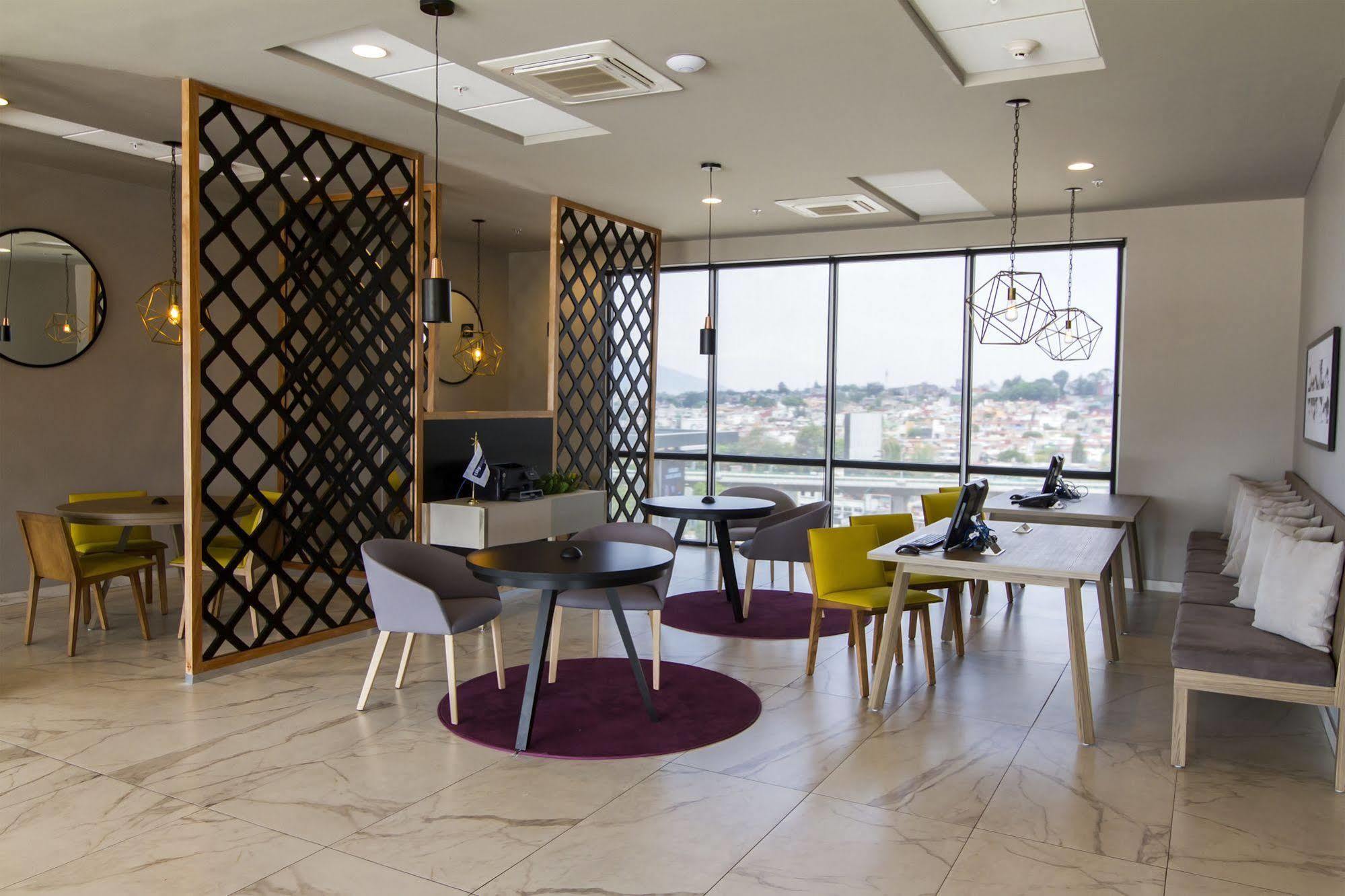Hotel Express By Marriott Ciudad De Mexico Mundo E