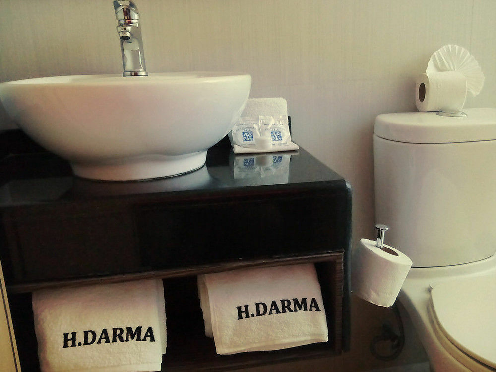 Dharma Hotel 2*
