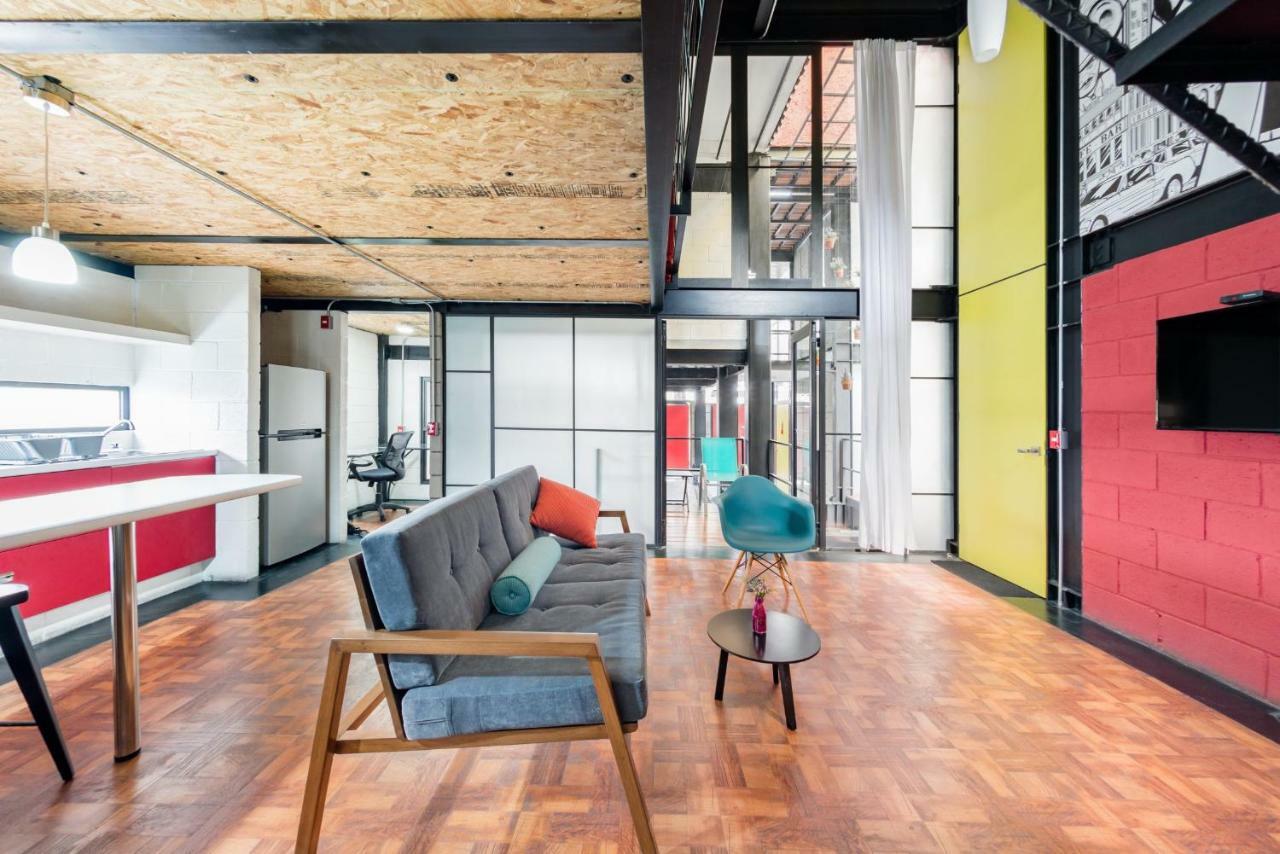 Cozy Loft With Balcony Apartamento