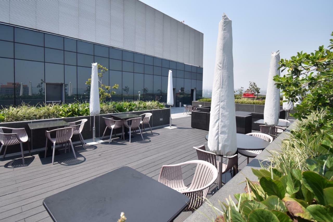 Domain Tower 12 *