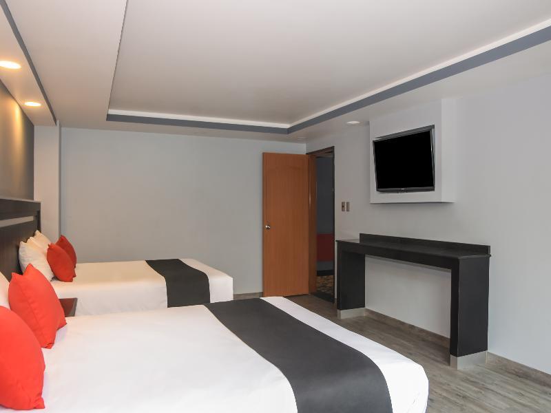 El Senador Hotel