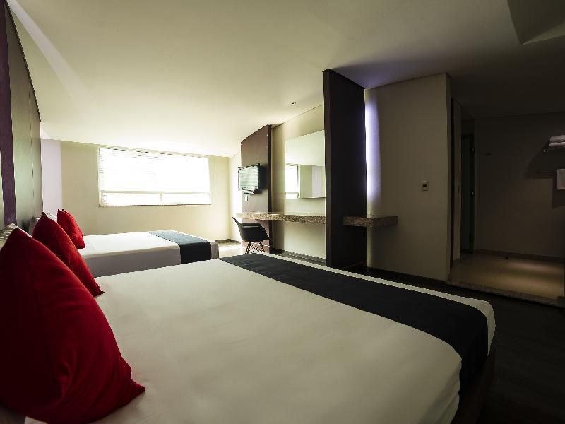 Via La Hotel 3*