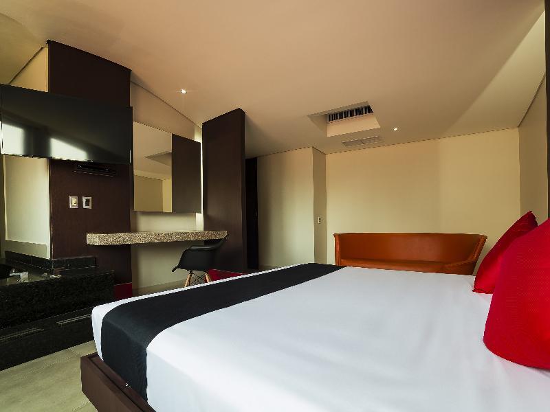 Via La Hotel 3*