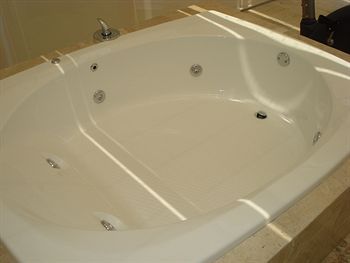 L' Heritage Aristoteles 225 By Bluebay *
